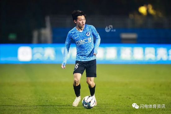 战报05:00美联 哥伦布机员2-1洛杉矶FC 05:00阿超 戈多伊克鲁斯1-1普拉坦斯05:00智甲 哥比亚普2-0伊瓦顿05:00智甲 麦哲伦2-3科金博05:00智甲 奥希金斯0-1帕勒斯蒂诺05:00智甲 智利大学3-1纽柏莱斯05:00智甲 拉卡莱拉联0-3智利天主大学06:30乌拉甲 蒙得维的亚利物浦0-0佩纳罗尔09:00阿超 河床0-0罗萨里奥中央04:30葡超 波尔图3-1卡萨皮亚04:00法甲 巴黎圣日耳曼2-1南特03:45意甲 国际米兰4-0乌迪内斯今日焦点战预告12:00澳超 阿德莱德联vs布里斯班狮吼，上一轮惜败，澳超哀兵阿德莱德联能否借助主场之利迎来反弹？ 14:00澳超 西悉尼流浪者vs墨尔本胜利，近六场比赛3胜3平保持不敌，西悉尼流浪者能否延续不败金身？ 22:00英超 埃弗顿vs切尔西，埃弗顿近期拿下两连胜，此番能否一鼓作气拿下切尔西实现三连胜？22:30德甲 斯图加特vs勒沃库森，面对本赛季表现强势的勒沃库森，近期战绩出色的斯图加特能否全身而退？00:30英超 托特纳姆热刺vs纽卡斯尔联，已连续5轮不胜的热刺能否借助主场之利拿下伤兵满营的纽卡？ 事件18场16球！